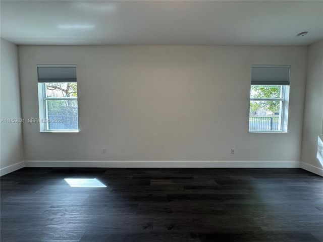 4830 Foxtail Palm Ct, Green Acres, FL 33463