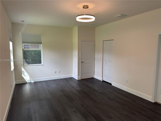 4830 Foxtail Palm Ct, Green Acres, FL 33463