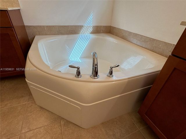 4830 Foxtail Palm Ct, Green Acres, FL 33463