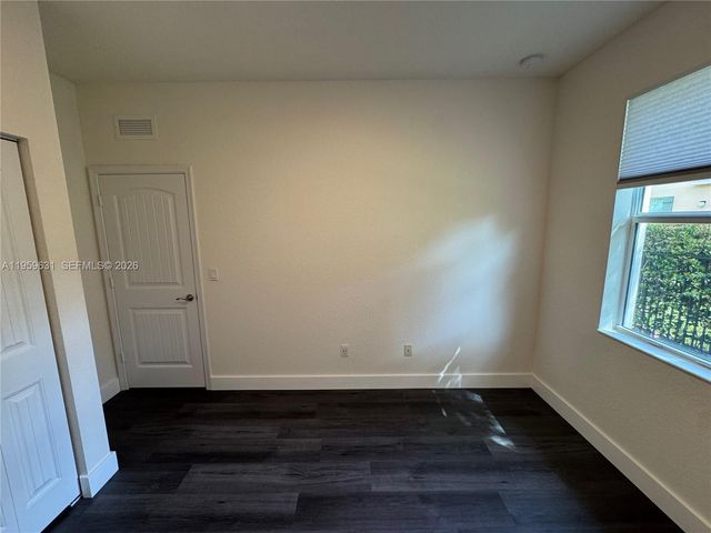 4830 Foxtail Palm Ct, Green Acres, FL 33463