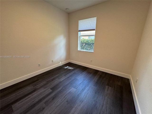 4830 Foxtail Palm Ct, Green Acres, FL 33463