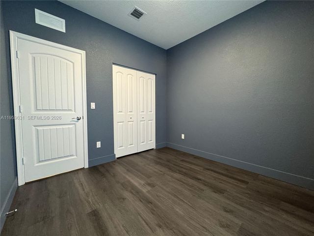 4830 Foxtail Palm Ct, Green Acres, FL 33463