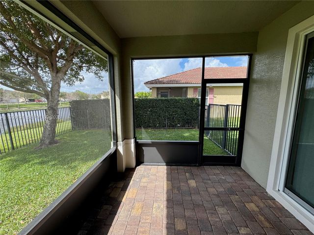 4830 Foxtail Palm Ct, Green Acres, FL 33463