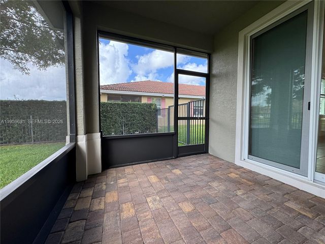 4830 Foxtail Palm Ct, Green Acres, FL 33463