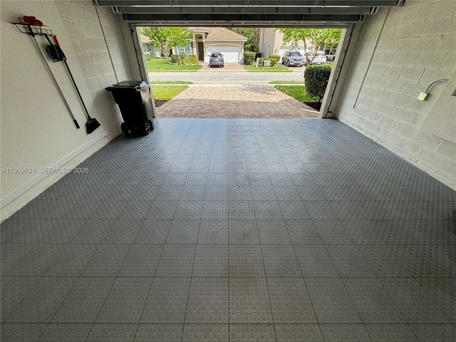 4830 Foxtail Palm Ct, Green Acres, FL 33463