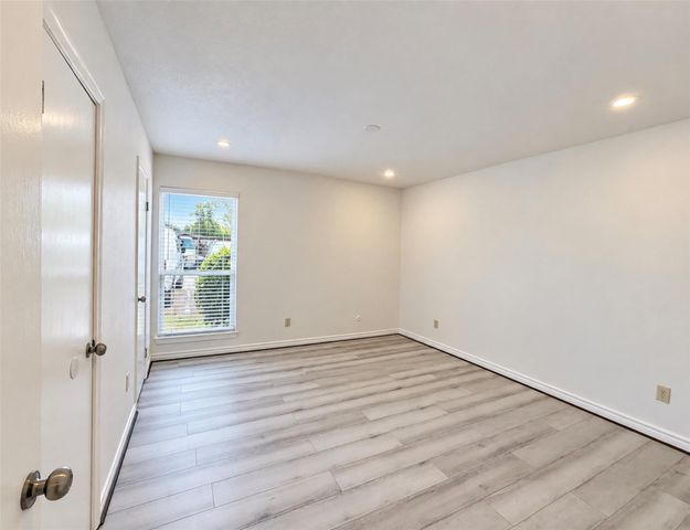 9616 Long Point Road 63, Houston, TX 77055