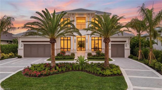 636 Fountainhead LN, Naples, FL 34103