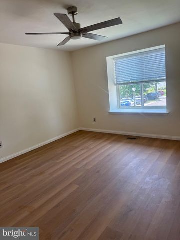 220 DEERPARK CT, Marlton, NJ 08053