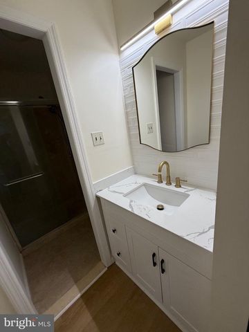 220 DEERPARK CT, Marlton, NJ 08053