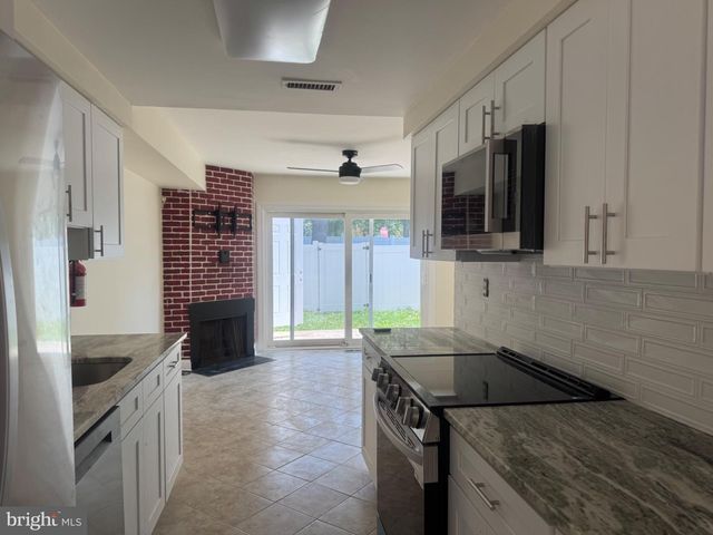 220 DEERPARK CT, Marlton, NJ 08053