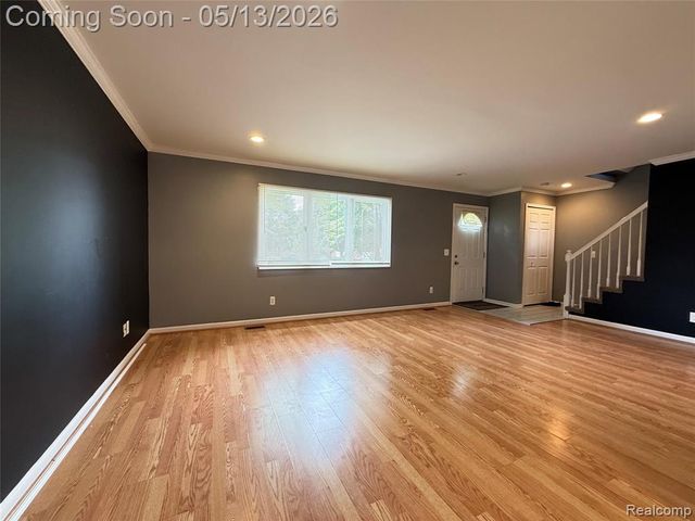 8334 Mckinley, Center Line, MI 48015