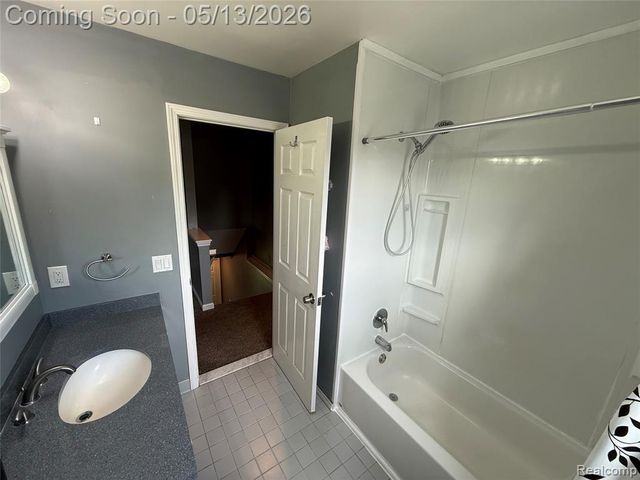 8334 Mckinley, Center Line, MI 48015
