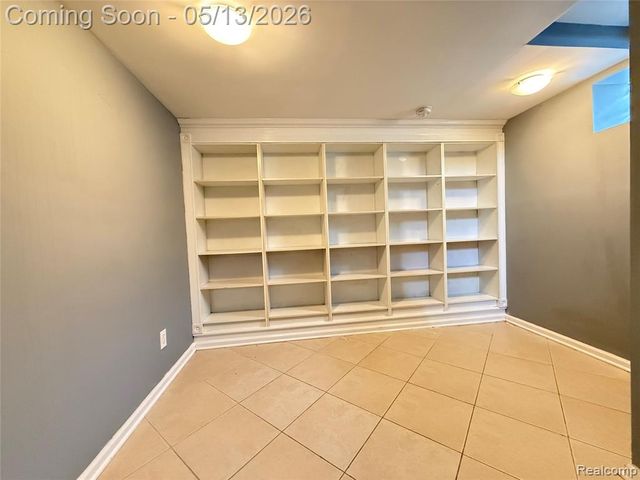 8334 Mckinley, Center Line, MI 48015