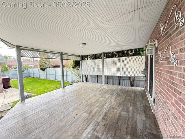 8334 Mckinley, Center Line, MI 48015