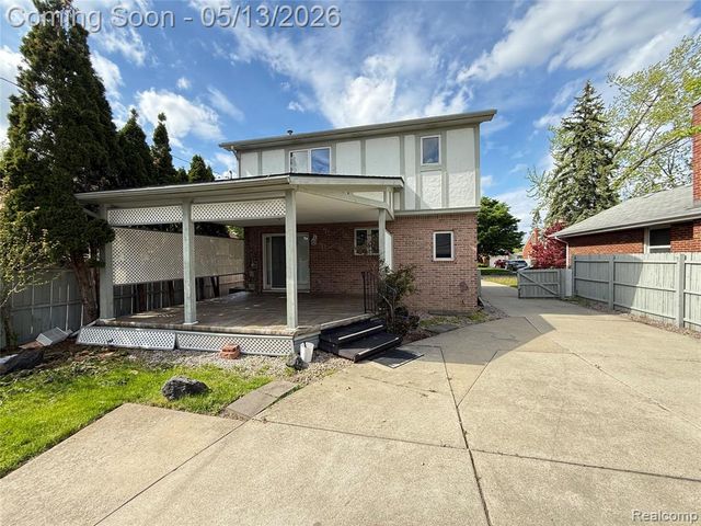 8334 Mckinley, Center Line, MI 48015