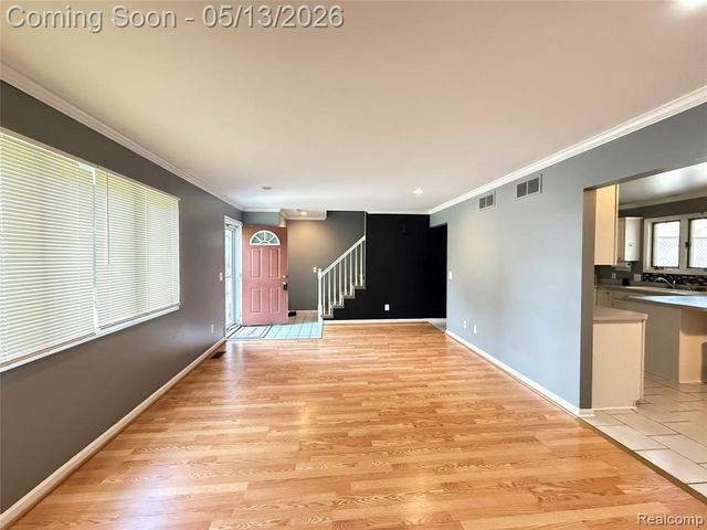 8334 Mckinley, Center Line, MI 48015