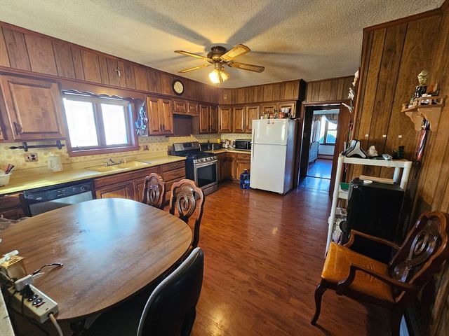 65 Beattie St, Fall River, MA 02723