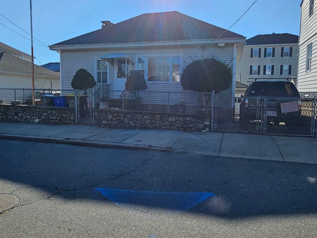 65 Beattie St, Fall River, MA 02723