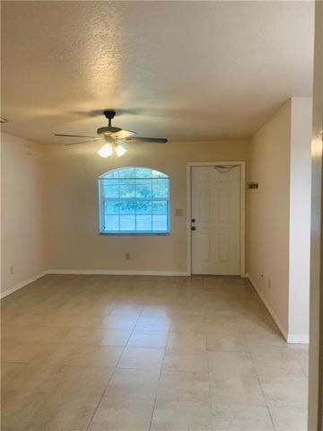 186 Empress Avenue B, Sebastian, FL 32958