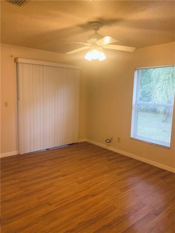 186 Empress Avenue B, Sebastian, FL 32958