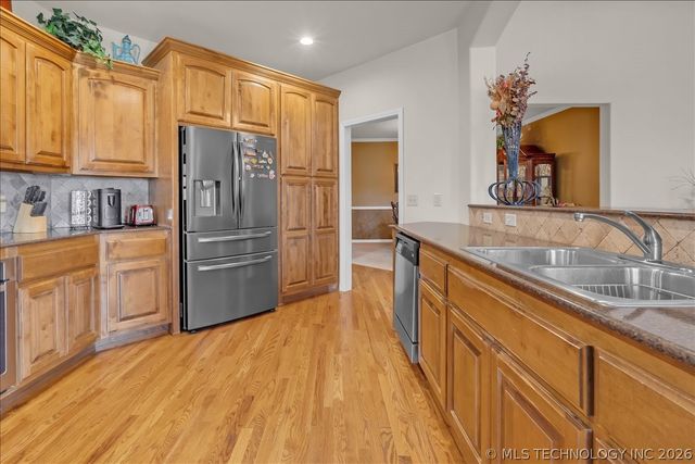 16506 E 49th Place, Tulsa, OK 74134