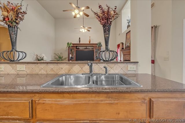 16506 E 49th Place, Tulsa, OK 74134