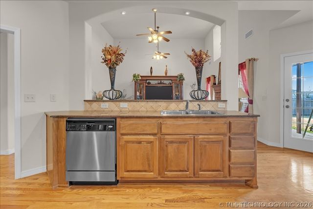 16506 E 49th Place, Tulsa, OK 74134