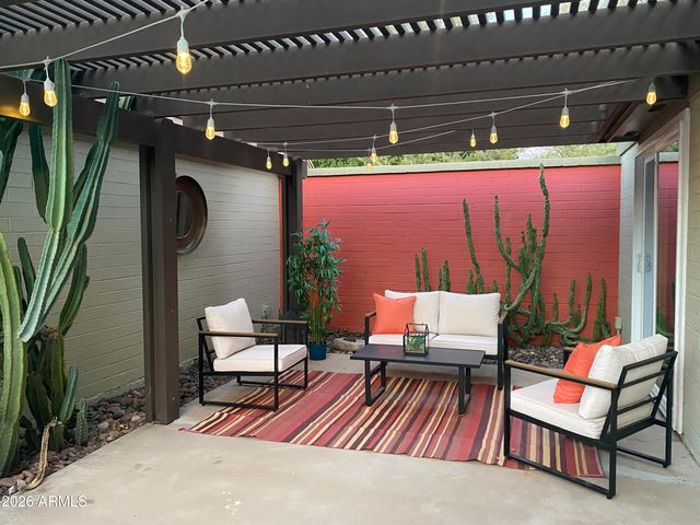 5634 N 12TH Street, Phoenix, AZ 85014