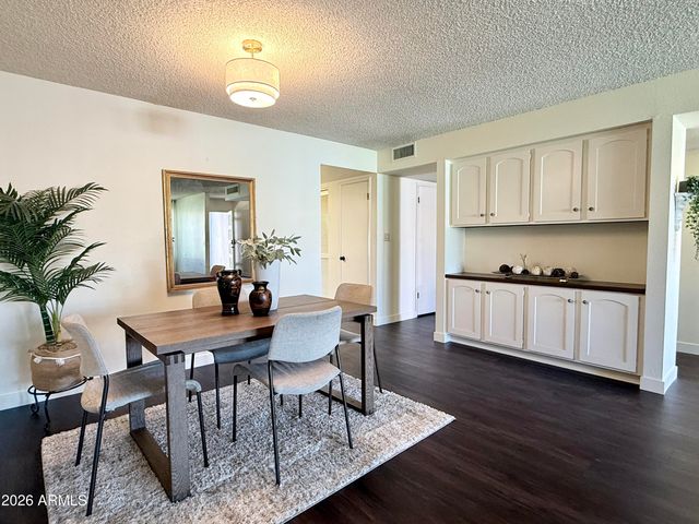 5634 N 12TH Street, Phoenix, AZ 85014