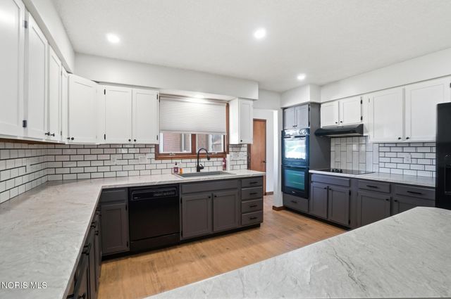 400 Chase Road, Findlay, OH 45840