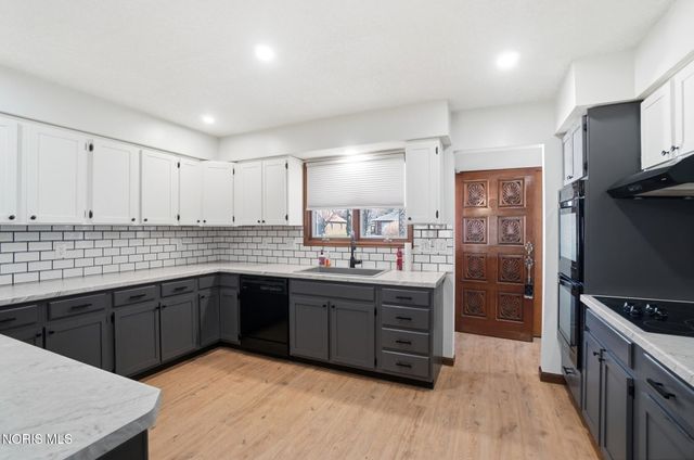 400 Chase Road, Findlay, OH 45840