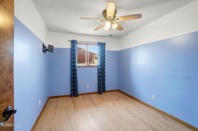 400 Chase Road, Findlay, OH 45840