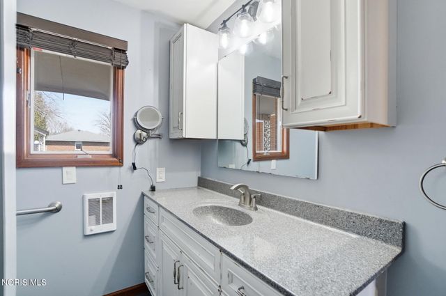 400 Chase Road, Findlay, OH 45840