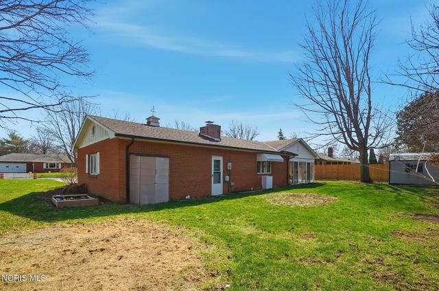 400 Chase Road, Findlay, OH 45840