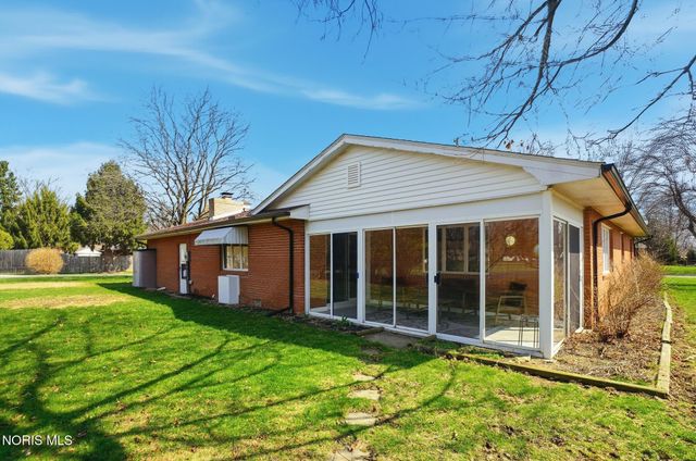 400 Chase Road, Findlay, OH 45840