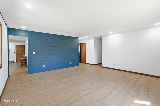 400 Chase Road, Findlay, OH 45840