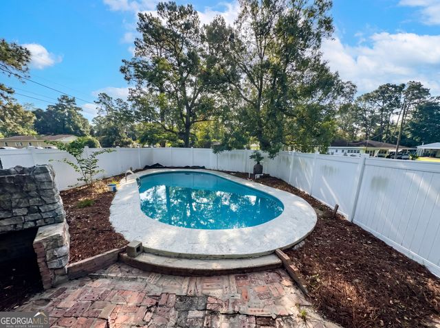 601 Community Drive, Waycross, GA 31501