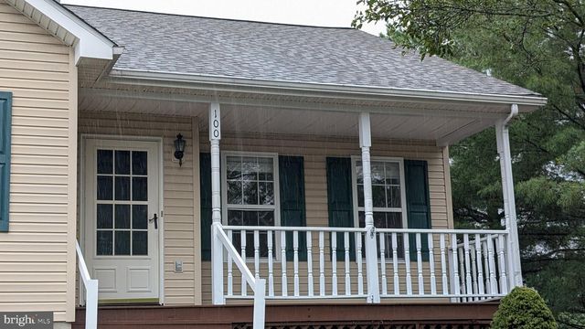 100 DEER HILL CT, Stephens City, VA 22655