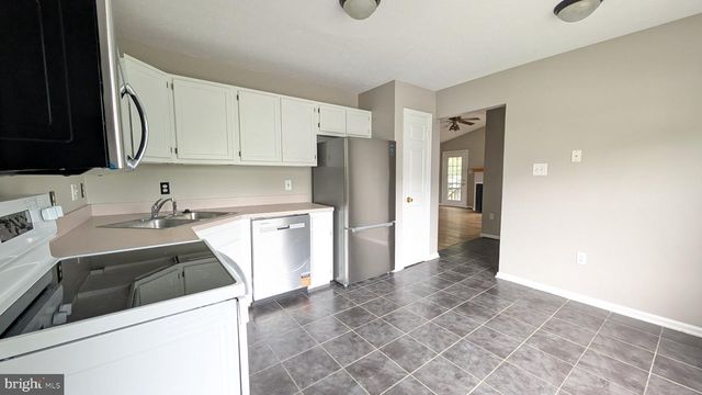 100 DEER HILL CT, Stephens City, VA 22655