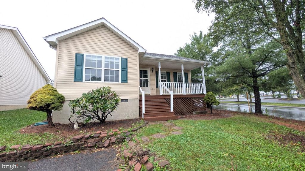 100 DEER HILL CT, Stephens City, VA 22655