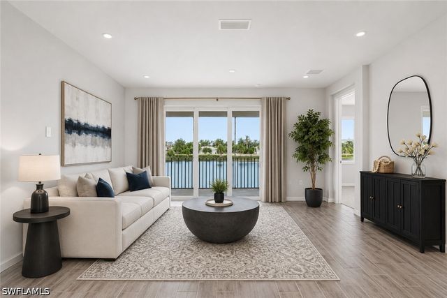 4596 Arboretum CIR 202, Naples, FL 34112