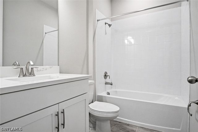 4596 Arboretum CIR 202, Naples, FL 34112