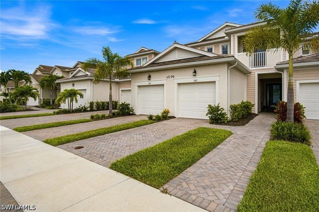 4596 Arboretum CIR 202, Naples, FL 34112
