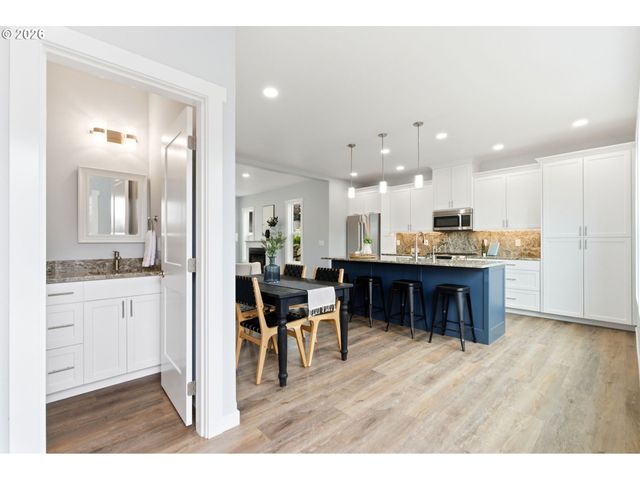 372 Sw GEORGE Ct, Dundee, OR 97115
