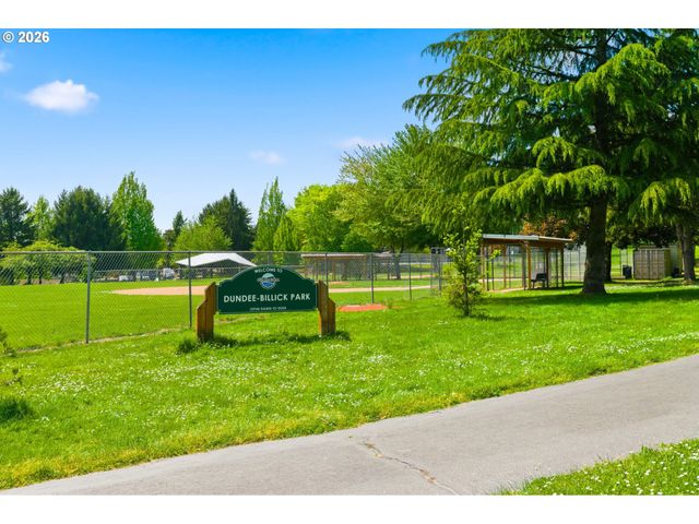 372 Sw GEORGE Ct, Dundee, OR 97115
