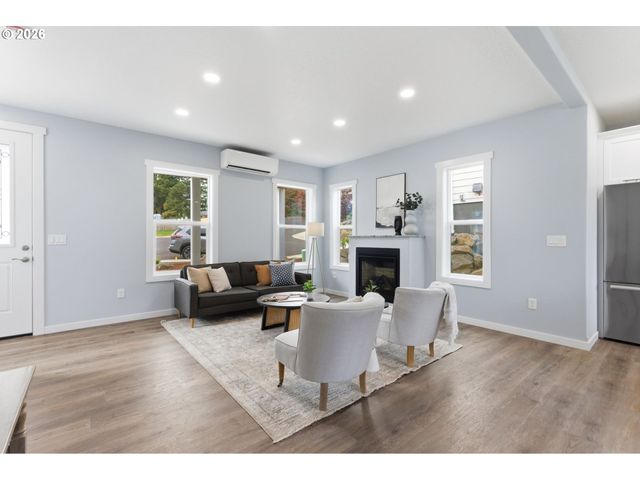 372 Sw GEORGE Ct, Dundee, OR 97115