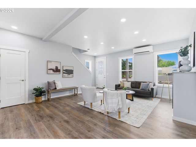 372 Sw GEORGE Ct, Dundee, OR 97115