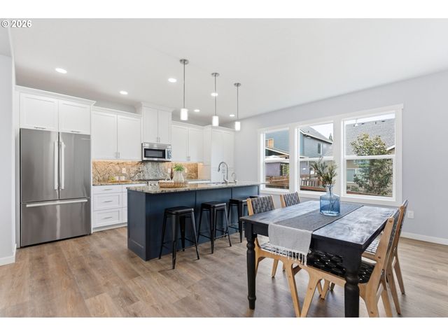 372 Sw GEORGE Ct, Dundee, OR 97115