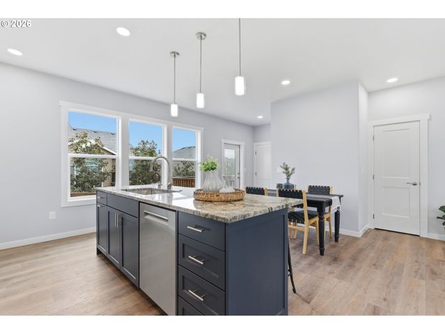372 Sw GEORGE Ct, Dundee, OR 97115