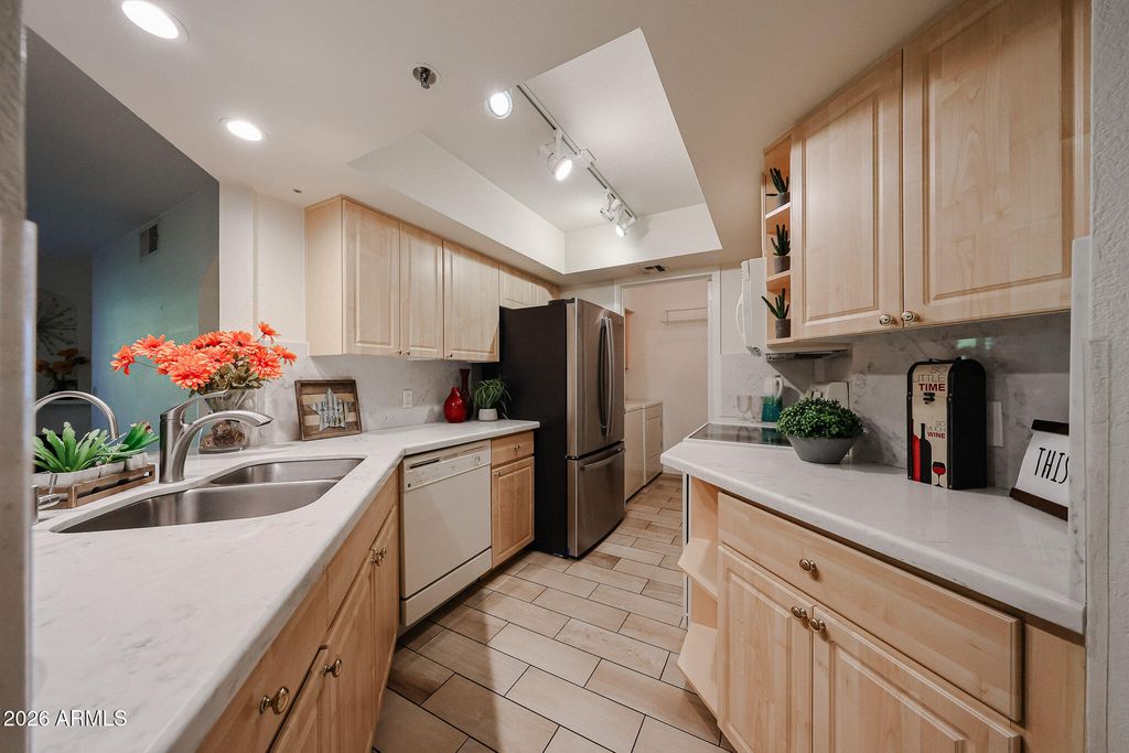 5104 N 32ND Street 343, Phoenix, AZ 85018 — photo 3